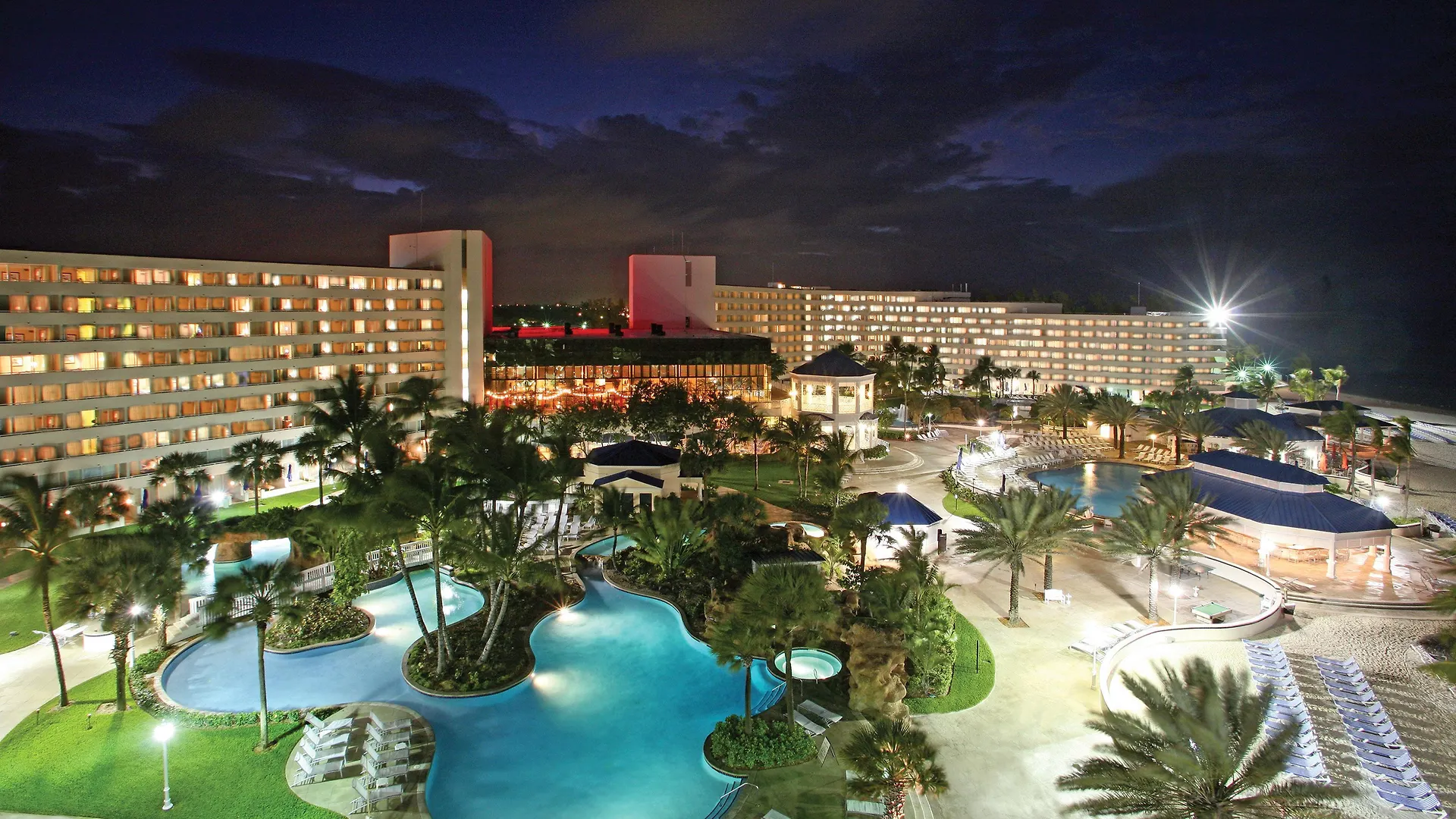 Melia Nassau Beach 4*,